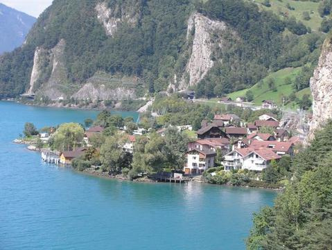 Wohnen in Sisikon Wohnen in Sisikon